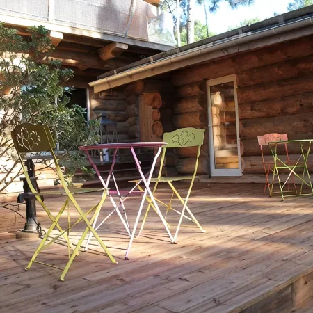 Authentic log in the heart of the pine forest for 10 people Отели в г. Каркан