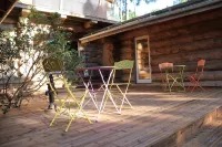 Authentic log in the heart of the pine forest for 10 people - 小木屋