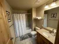 Luxury Townhouse with HD 4k Projector Home Theater
