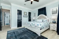ON THE ROCKS-LUXURY OCEAN FRONT WITH OUTSTANDING UNOBSTRUCTED VIEWS - 4-Star