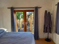 Found at the foot of Roundway Hill with it's own secluded garden. Pet friendly. Hotel a Calne