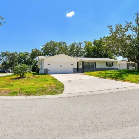 Stunning 3 BR Oasis with Waterfall Grotto by white sands of Clearwater Beach