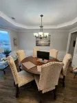 Luxury Home 12 Overnight Guests, Wi-Fi for Online Worker, Theme Gold & Diamonds