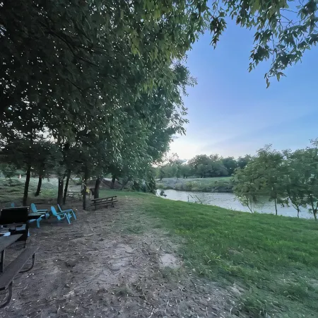 Covered Porch, River Access in enchanting Fredericksburg