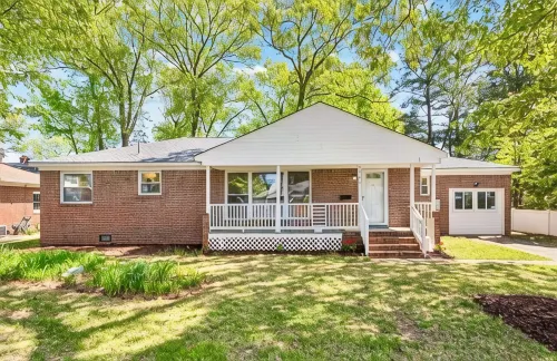 Cozy, Coastal 3-bedroom house in Norfolk!