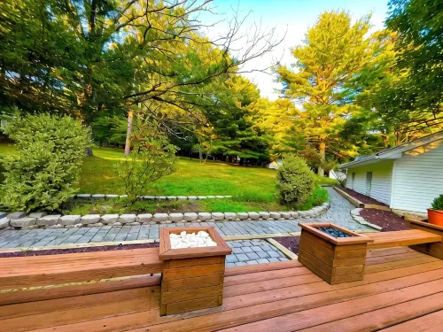 Beautiful property with hot spa and private swimming pool. Has king bed & more.