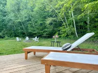 Mountain hideaway w/ private waterfall & sugarbush
