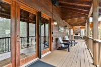Trout Tales Riverfront Lodge-Hot Tub,Pet Friendly,Game Room,Firepit,Decks Galore - 4-Star