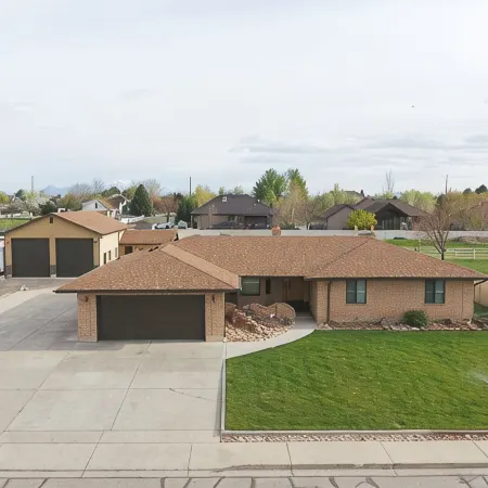 Huge 8Br for 20+: 6 Kings, Hot Tub, Cinema, Arcade, Pool Table & Big Parking