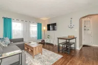 City View Suite Unit #6 -2 Br 1BA in Serene Fairport Harbor - Homestays