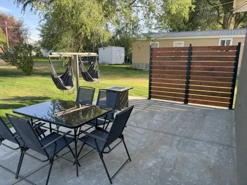 Starry Knight Retreat - spacious 4-bedroom house in charming Ririe with AC, WiFi - Wifi