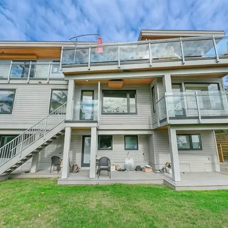 3 BR Seaside Bliss-Close to the beach-OCEAN VIEW!
