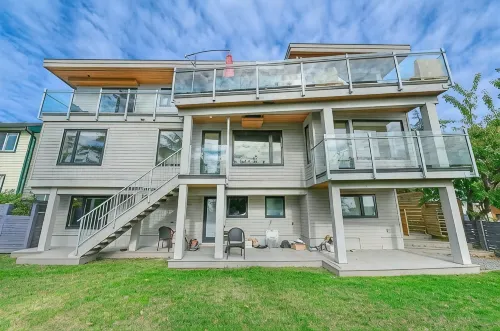 3 BR Seaside Bliss-Close to the beach-OCEAN VIEW!