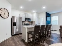 A Traveler’s dream; Private Townhome 15min to Airport in peaceful Union City Hotels in Union City
