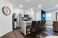 A Traveler’s dream; Private Townhome 15min to Airport in peaceful Union City - 무료 와이파이
