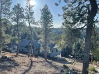 Spacious, 3 bedroom private cabin on 6 acres. Near Mickelson trail & Deadwood - Chalets