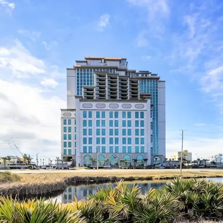 The Oasis -Phoenix West ll Fabulous Condo Rental  with Same Level Parking
