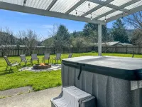𓇻 Olympic Park Haven w/ HotTub, Fire Pit, Grill, Arcade, HUGE Yard - 4 estrellas