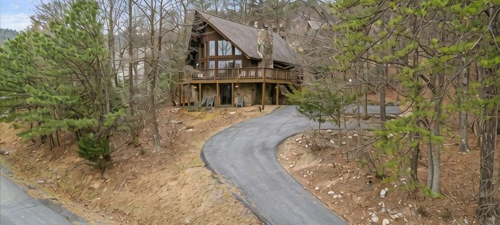 Ski Season at Massanutten's Snowbird Chalet Hoteles en McGaheysville