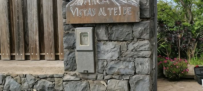 Finca Vista al Teide with private swimmingpool and jacuzzi, Wifi and Sat TV Hotels in Acentejo