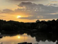 Tiny Lakeside Retreat, sleeps 8. On Lake Norman for all the lake fun! - Alphydda