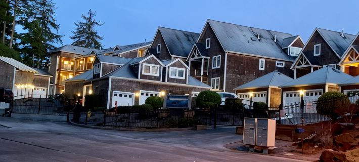 Cliff Haven at Seaside Point-Top Floor with the Best Views - 252+ 5 Star Reviews Hotels in Seaside