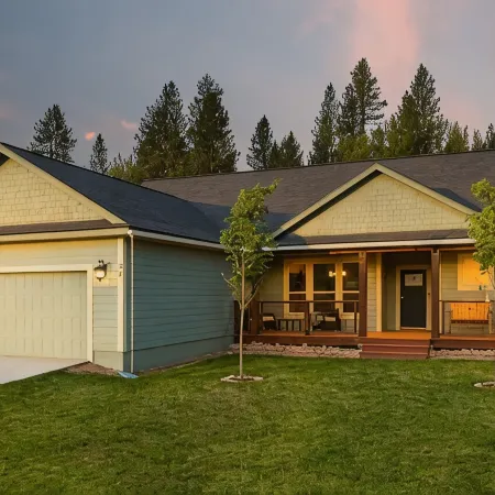Refined Living Surrounded by Beautiful Scenery and Amazing Wildlife