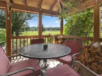 The Buck Spur | A Cozy Cottage close to Sandpoint & Silverwood Ξενοδοχεία στην πόλη Sagle
