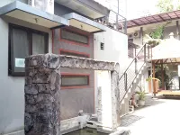 Colorbox House Hotels in Mayangan