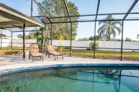 4Br Private Pool Home, Screened Lanai, & 3mi to Srq Airport - 2-Star