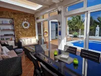 Luxury 3 bedroom villa overlooking golf course with private pool and Wi-fi - ヴィラ