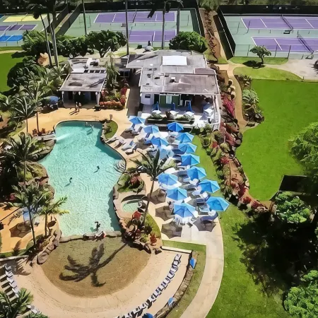 Remodeled Ground Floor Beach Condo with New A/C. KP #441, steps from the ocean!
