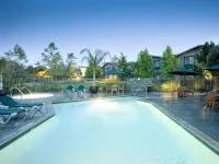 Holiday Inn Express & Suites CARPINTERIA by IHG - プール