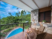 Private Stone House Hotels in Cannonvale