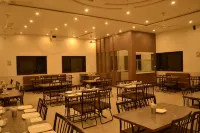 Hotel Safari Lodge - خدمة نقل من وإلى المطار