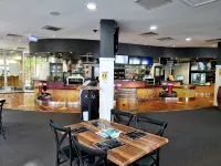 Tower Mill Hotel - bar