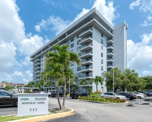 Park Towers Hotels in Golden Glades