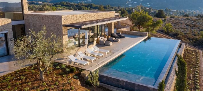 Newly constructed Luxurious Family Villa with Infinity Sunset & Tennis court! Hotels in Kranidi