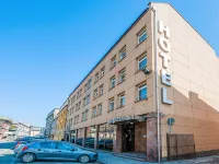 Hotel Alexander Hotels near Nova Gallery