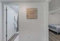 Spacious North Shore 2 bedroom Lake Condo with a Dock! - Balkoner