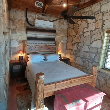 Cozy, private waterfront stone cabin on the north shore of Lake Travis