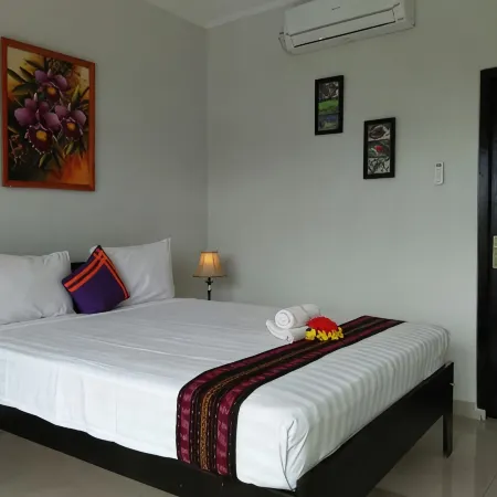 CF Komodo Hotel