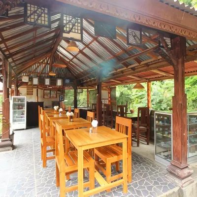 Edy Homestay Các khách sạn gần Thác Banyumala