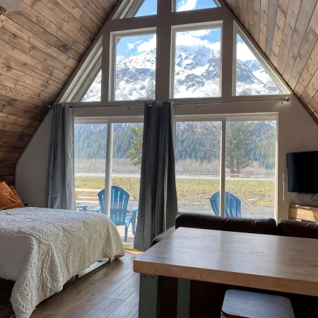 The Moose @ Exit Glacier Cabins