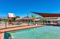 Blazing Stump Motel & Suites - Swimmingpools