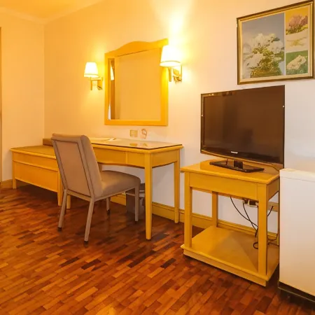 Aloha Hotel, Manila