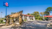 Studio 6 Suites – Hot Springs, AR - Pysäköinti