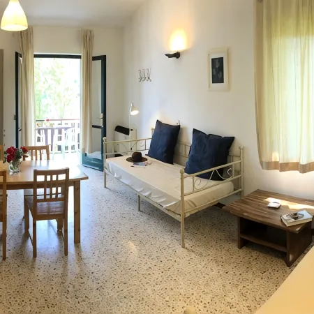 Directly on the lake with panoramic views