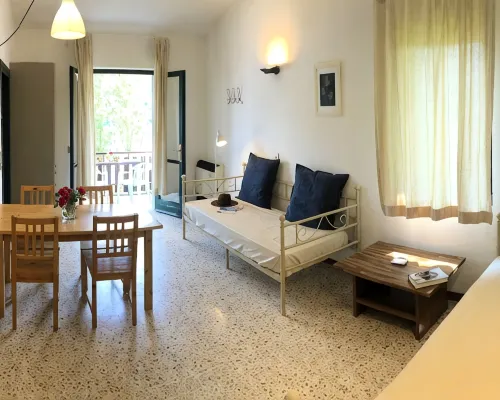 Directly on the lake with panoramic views Hotel a Idro