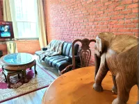 Downtown New Orleans Penthouse - 2 Min Walk to French Quarter - 4A - 방갈로